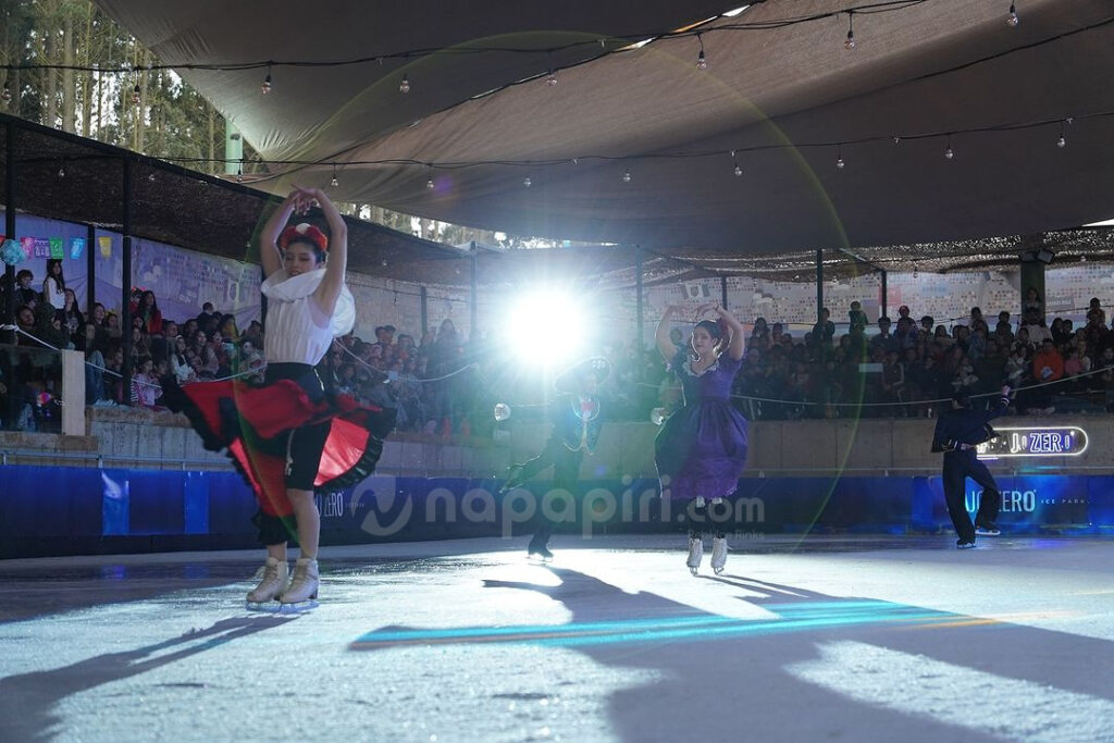 NAPAPIRI Pista de hielo . Ice Rink1