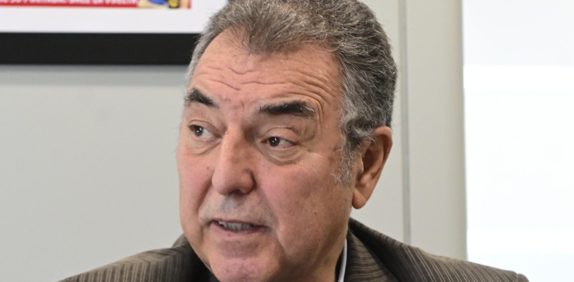Waarom Napapiri Frank González steunt als IIHF-president 1 Frank González tijdens een interview over zijn loopbaan in de Spaanse ijssport.