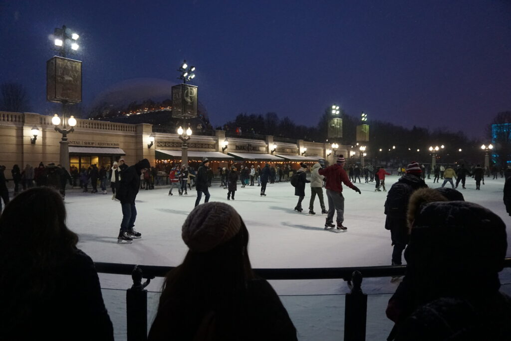 IJsbaan McCormick Tribune in Chicago heropent op 20 november: gratis schaatsen in Millennium Park