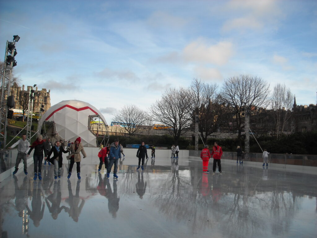 Edimburgo cancela su pista de hielo de Navidad tras casi 30 años Edimburgo cancela su pista de hielo de Navidad tras casi 30 años